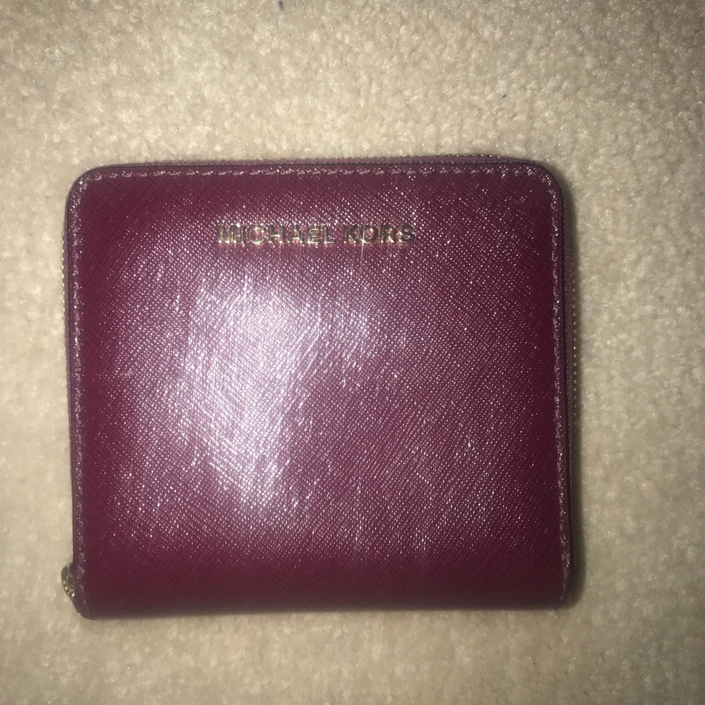 Michael Kors small wallet! - Picture 2 of 4